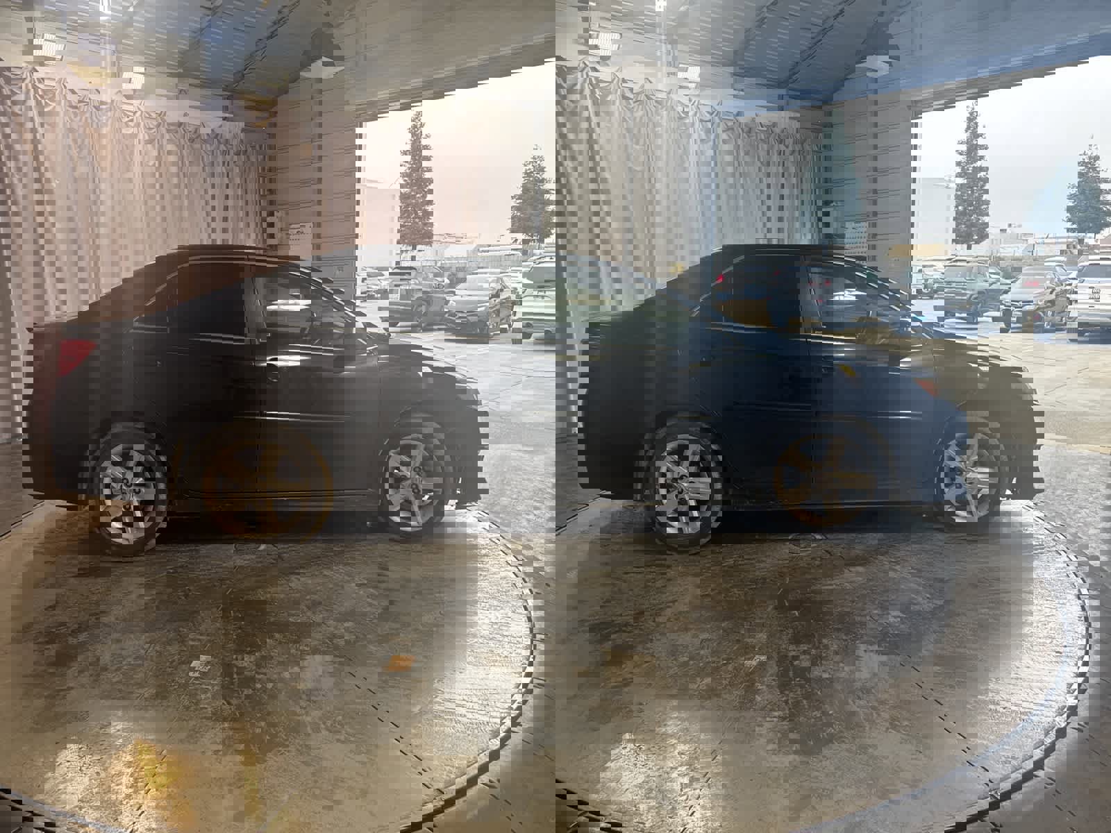 Used 2014 Toyota Camry SE image 3