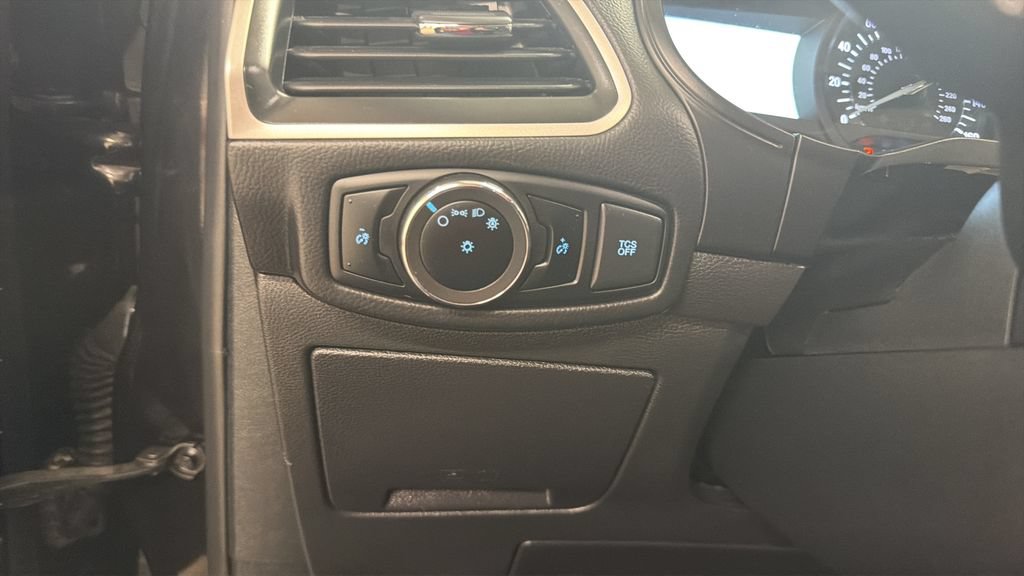 Used 2024 Ford Edge SEL AWD/4WD image 17