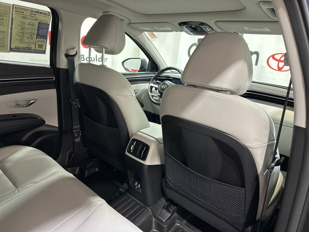 Used 2024 Hyundai Tucson Limited image 16