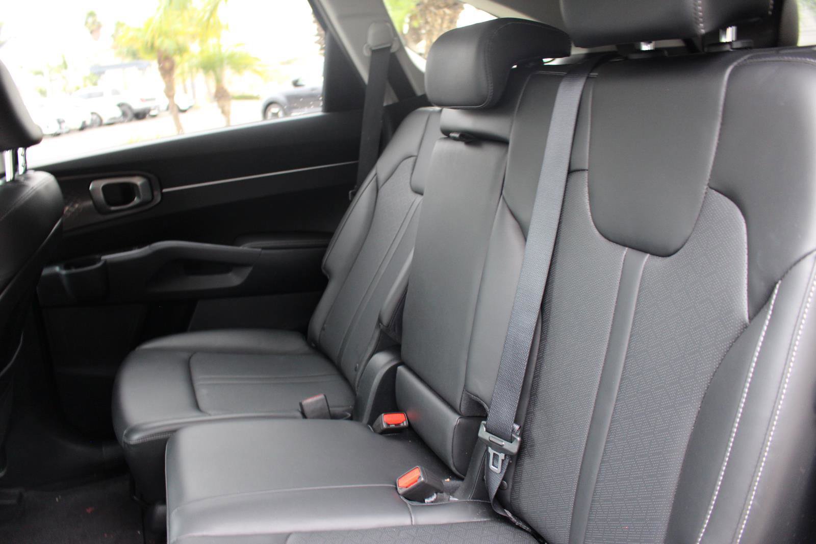 Certified 2023 Kia Sorento S w/ Panoramic Sunroof Package image 29