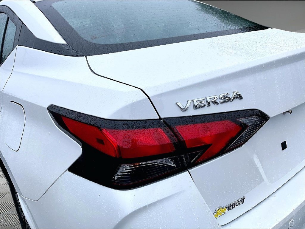 Used 2025 Nissan Versa SV FWD image 33