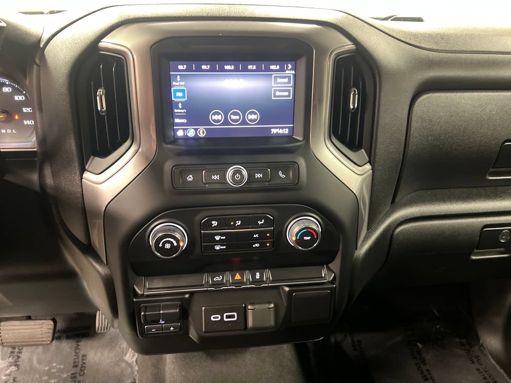 Certified 2022 Chevrolet Silverado 2500 Custom w/ Gooseneck/5TH Wheel Package AWD/4WD image 23
