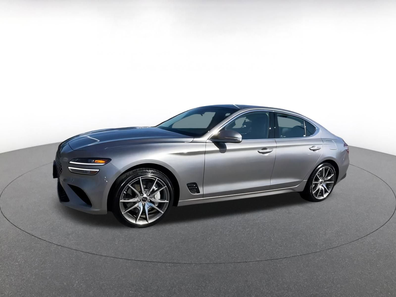 Used 2025 Genesis G70 2.5T image 7