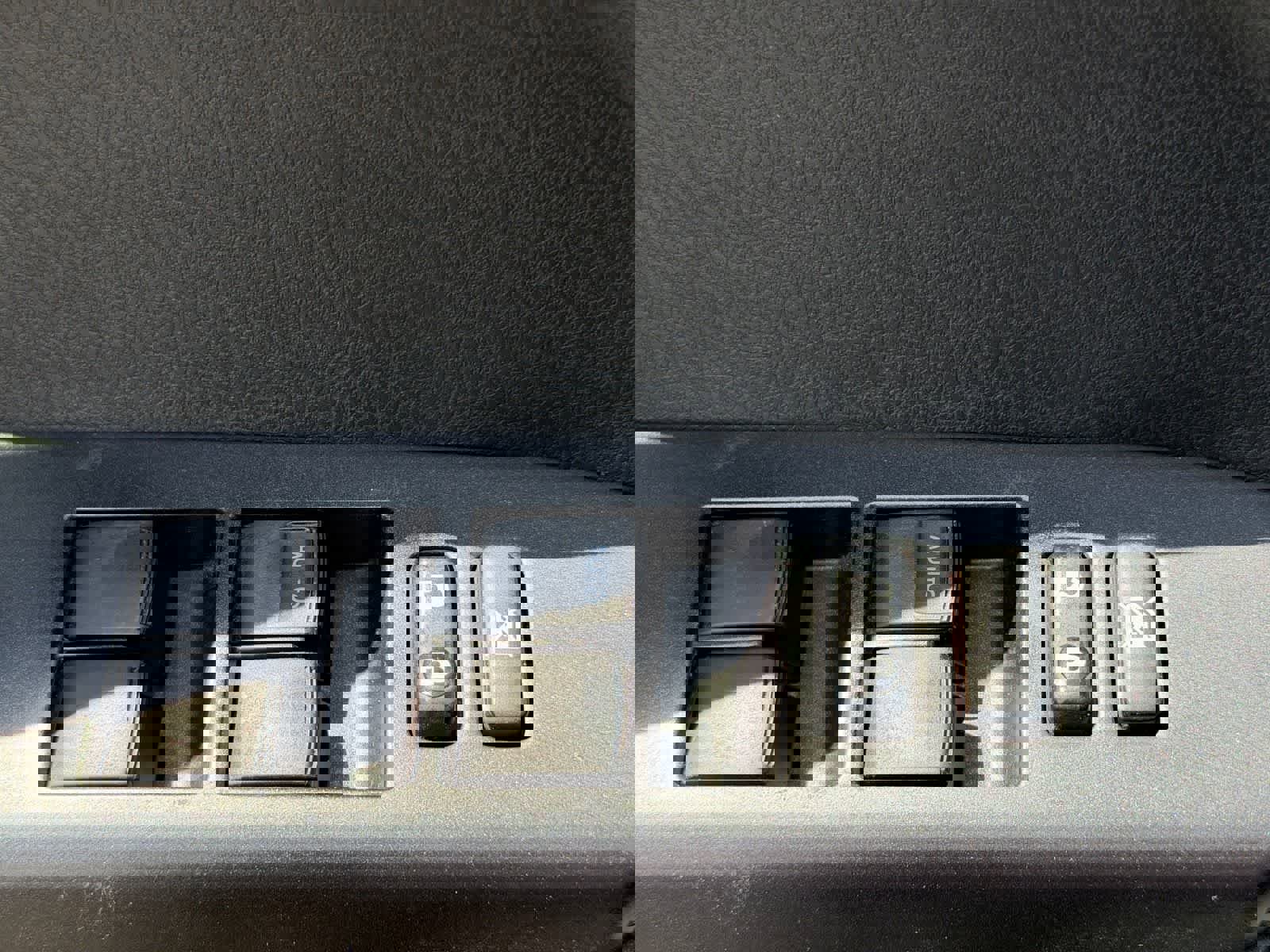 Used 2018 Toyota RAV4 XLE w/ Convenience Package AWD/4WD image 10