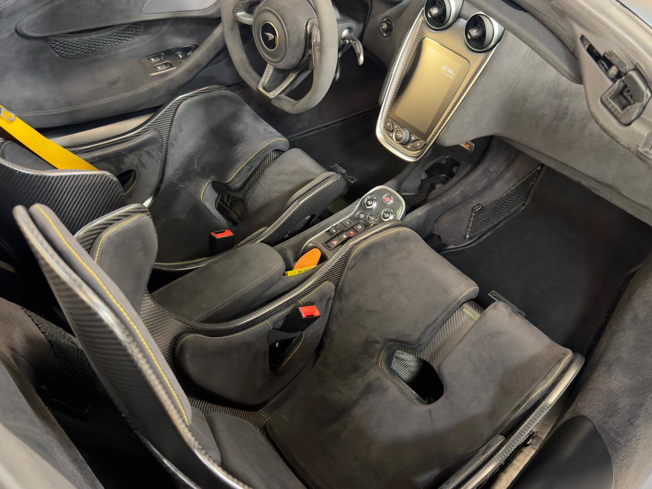 Used 2020 McLaren 600LT Spider RWD image 32
