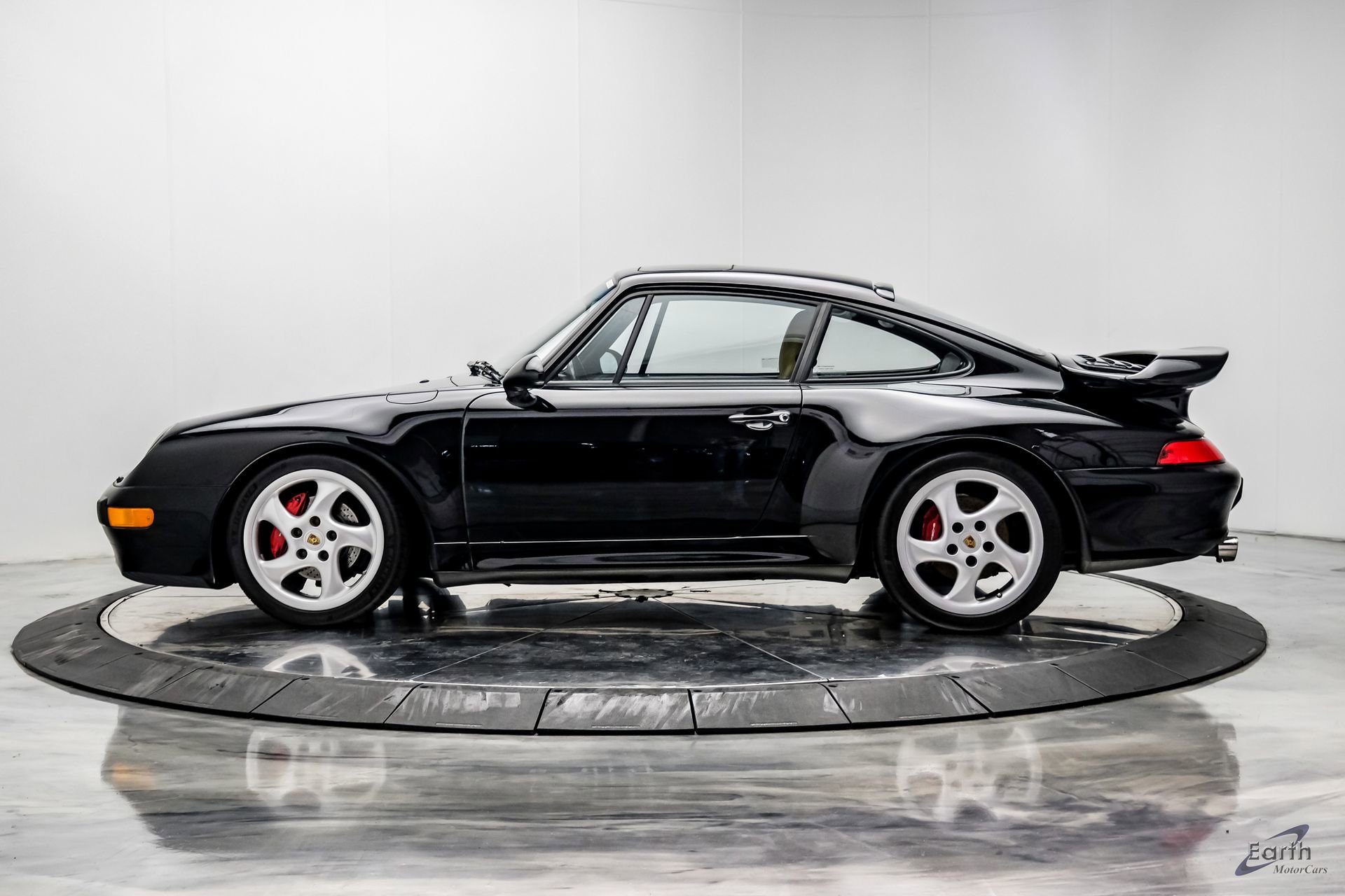 Used 1997 Porsche 911 Carrera S RWD image 9