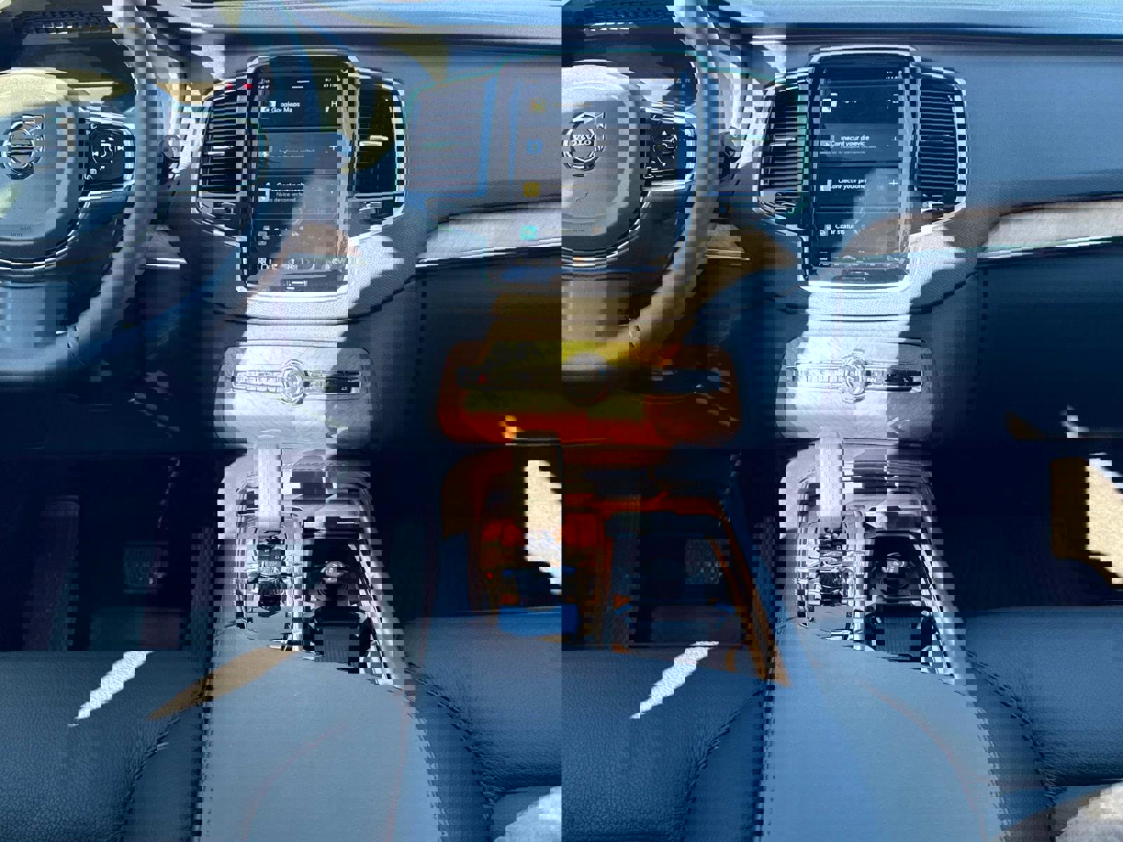 Certified 2024 Volvo XC90 T8 Plus w/ Protection Package Premier image 14