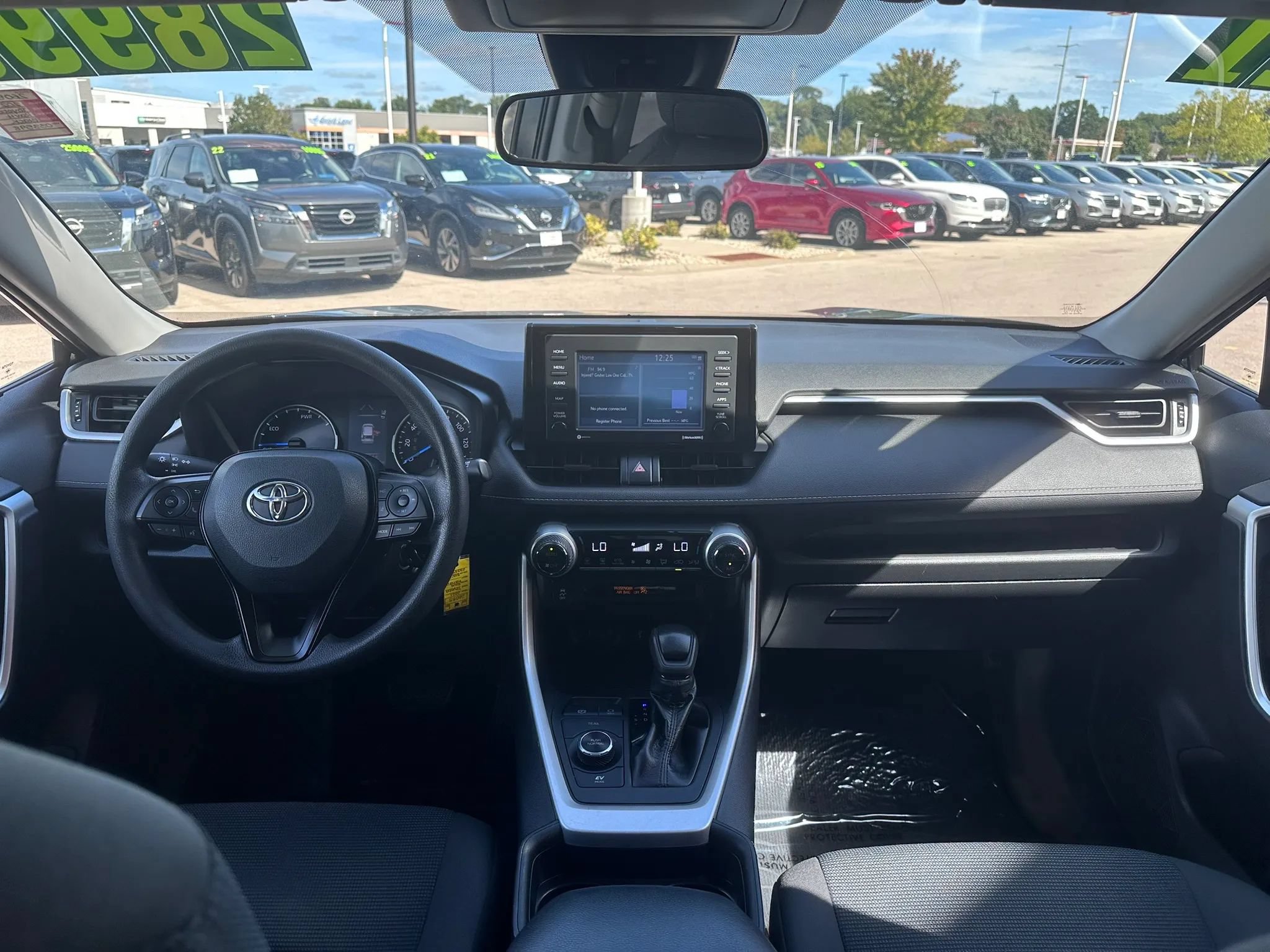 Used 2021 Toyota RAV4 LE AWD/4WD image 14