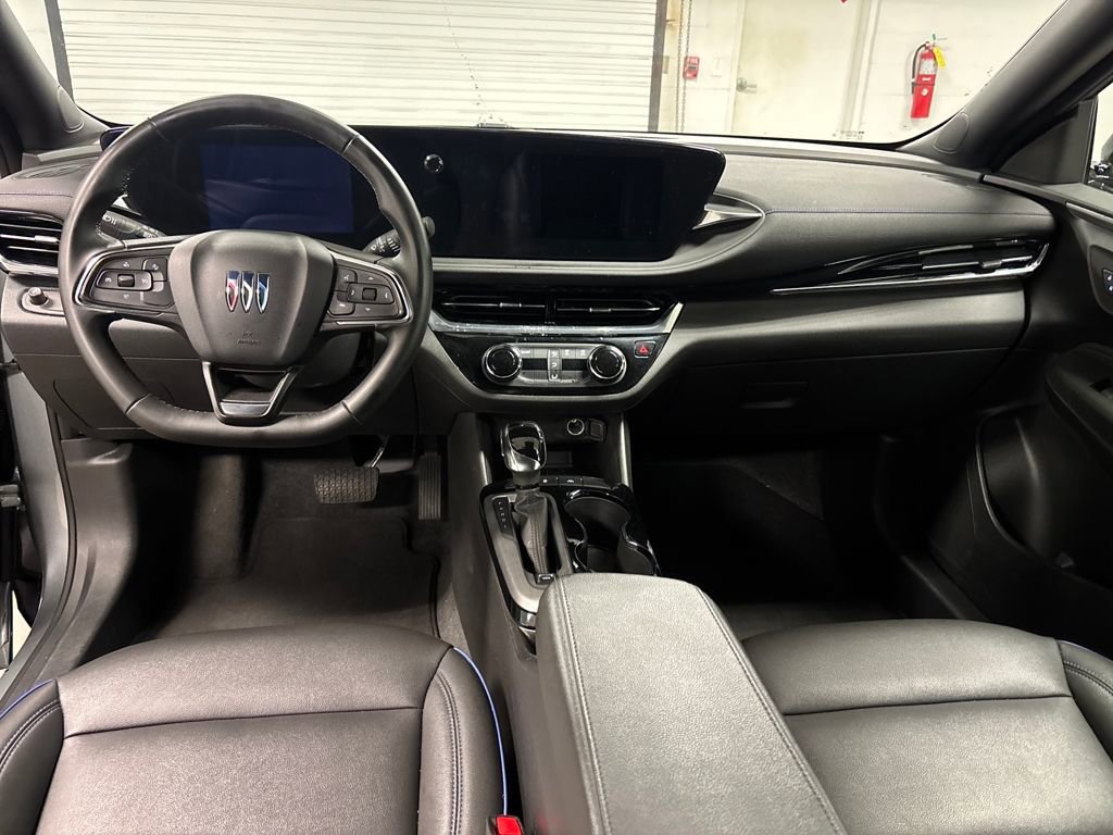 Used 2025 Buick Envista Sport Touring image 24