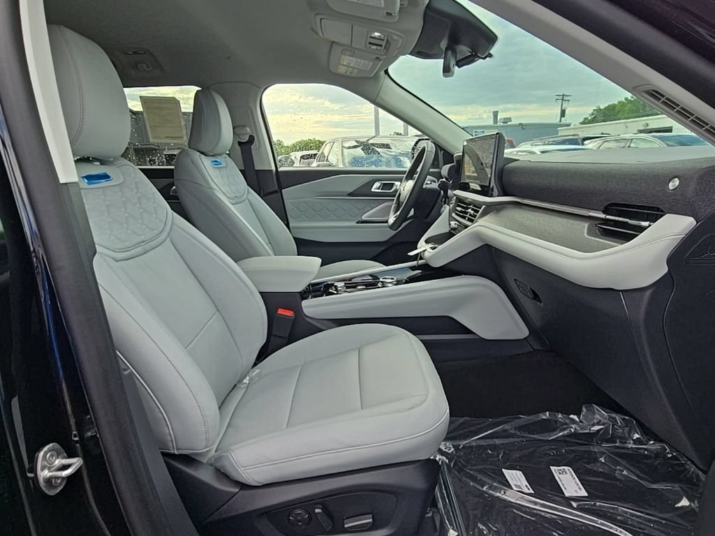 New 2026 Ford Explorer Platinum w/ LUX Leather Package AWD/4WD image 46