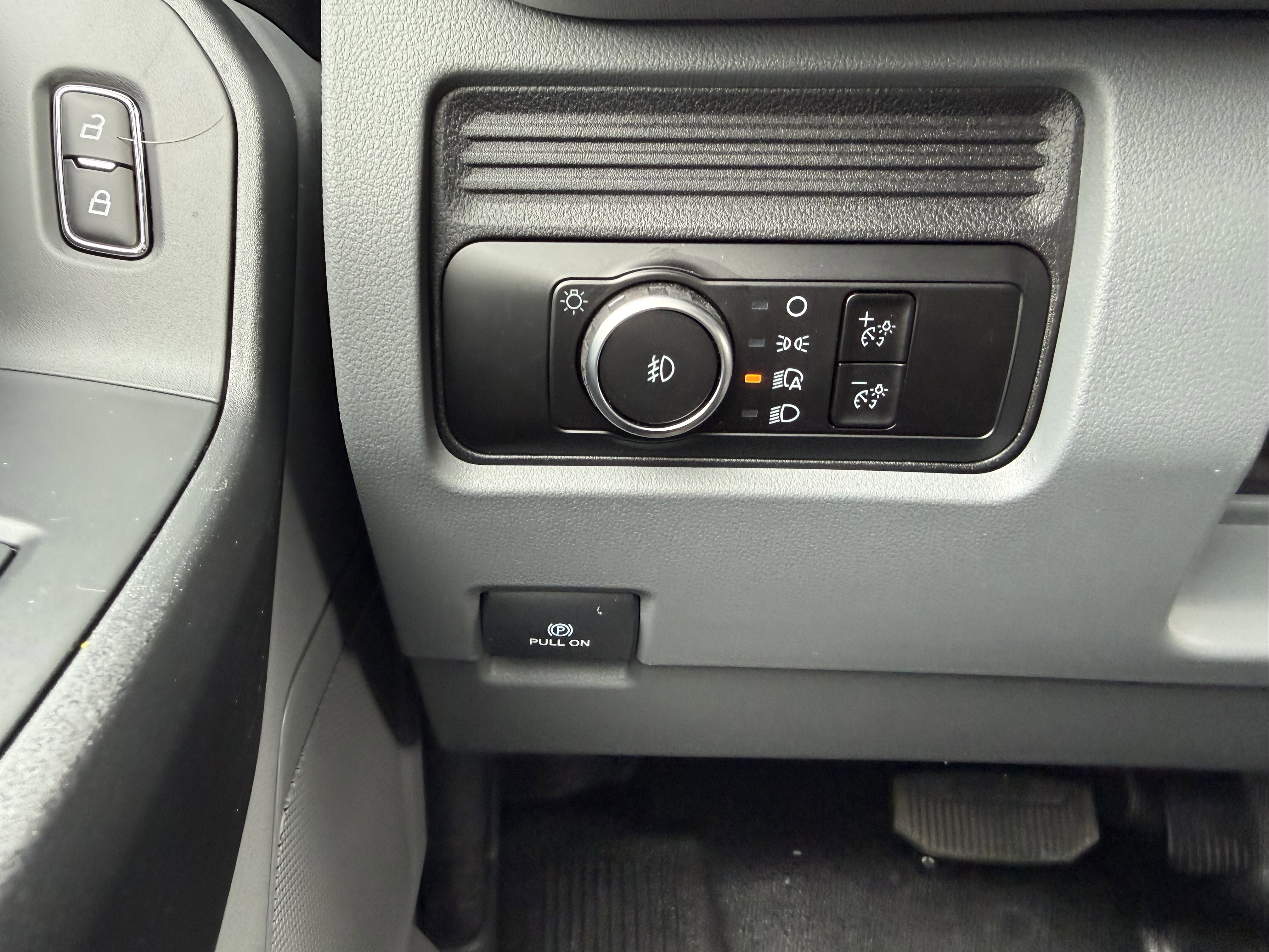 New 2026 Ford F350 XL w/ XL Chrome Package image 18