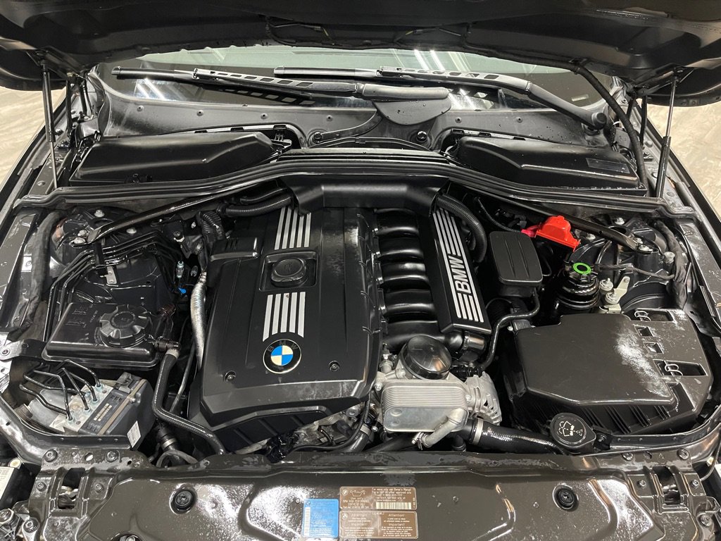 Used 2010 BMW 528i Sedan RWD image 39