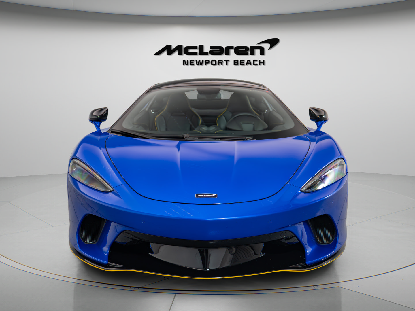 Used 2023 McLaren GT RWD image 2