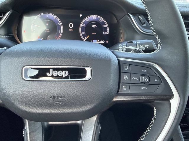 Used 2025 Jeep Grand Cherokee Limited w/ Luxury Tech Group II AWD/4WD image 17