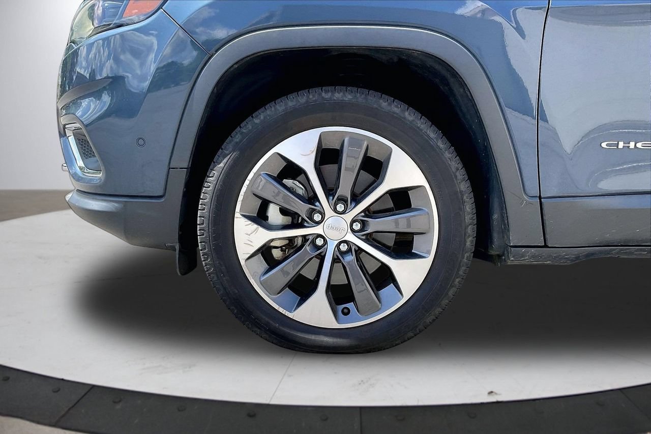 Certified 2022 Jeep Cherokee Limited w/ Elite Package AWD/4WD image 34