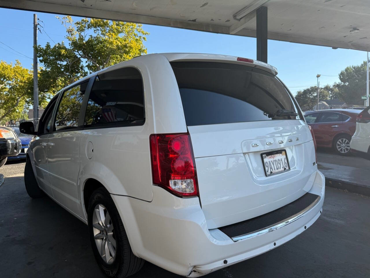 Used 2014 Dodge Grand Caravan SXT FWD image 34