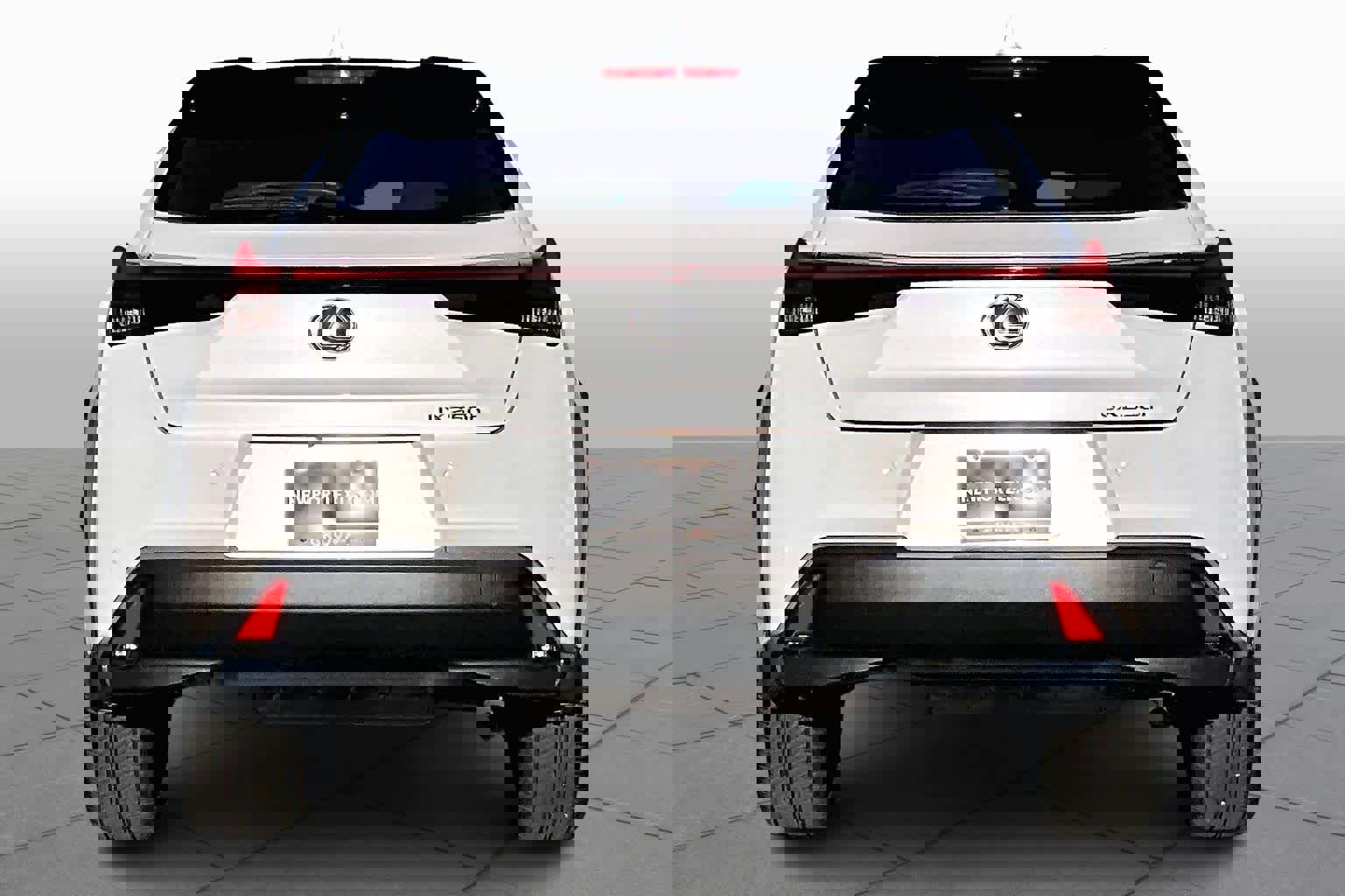 Used 2023 Lexus UX 250h FWD image 4