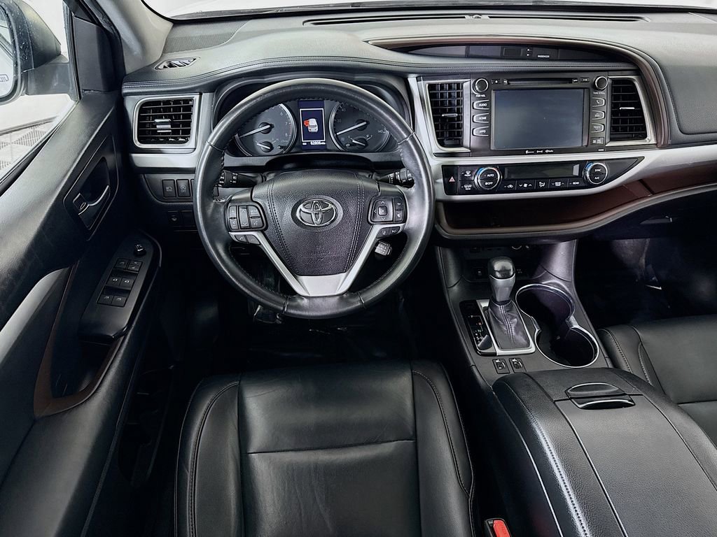 Certified 2019 Toyota Highlander XLE image 4