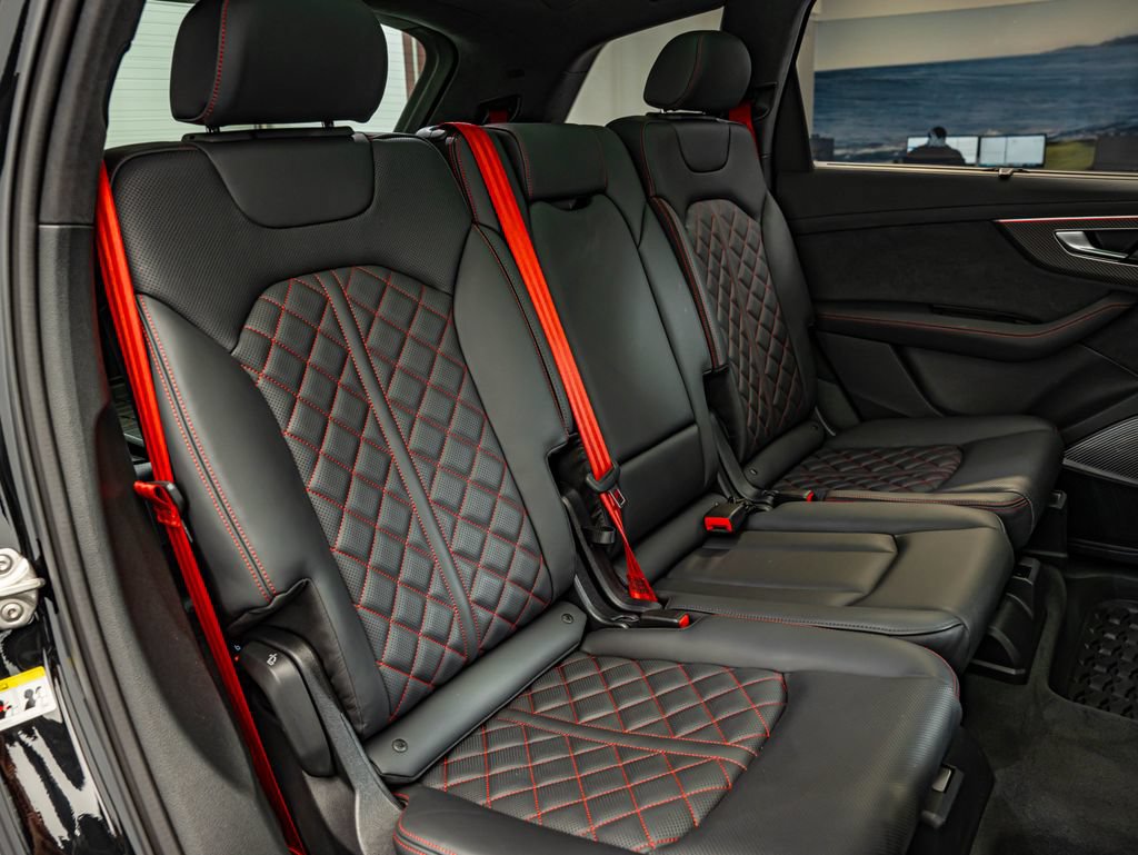 Used 2025 Audi SQ7 Prestige AWD/4WD image 42