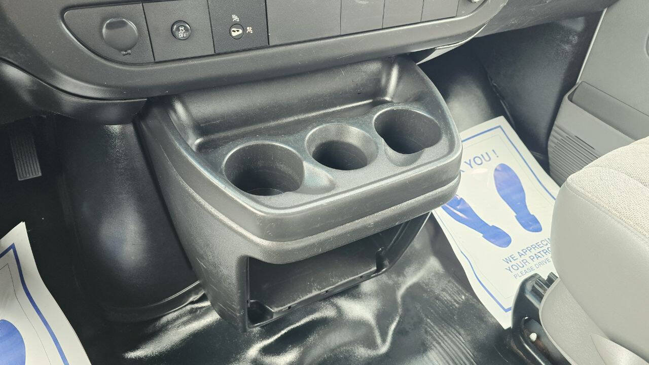 Used 2014 Chevrolet Express 2500 RWD image 20