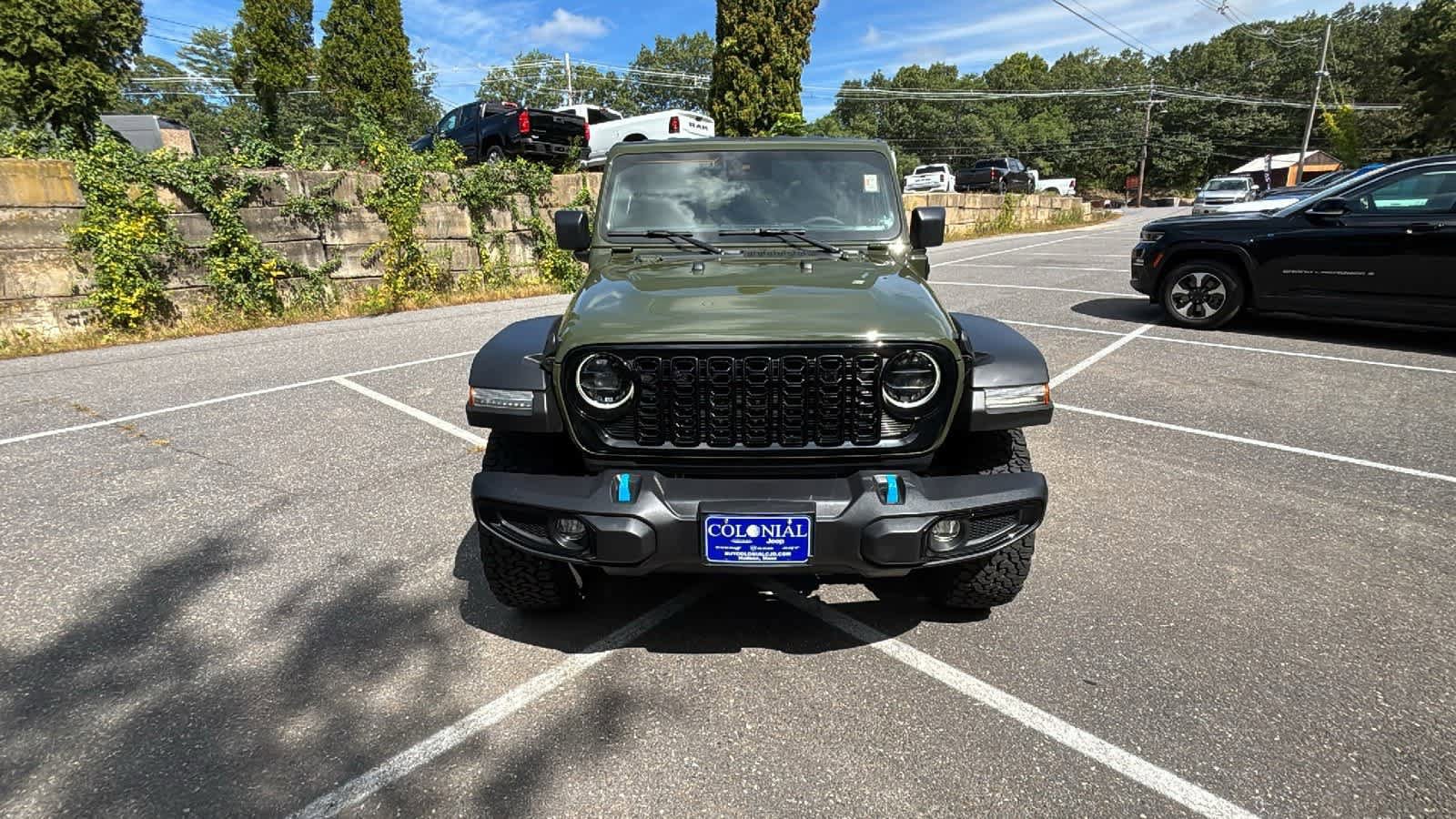 Used 2024 Jeep Wrangler Unlimited AWD/4WD image 8