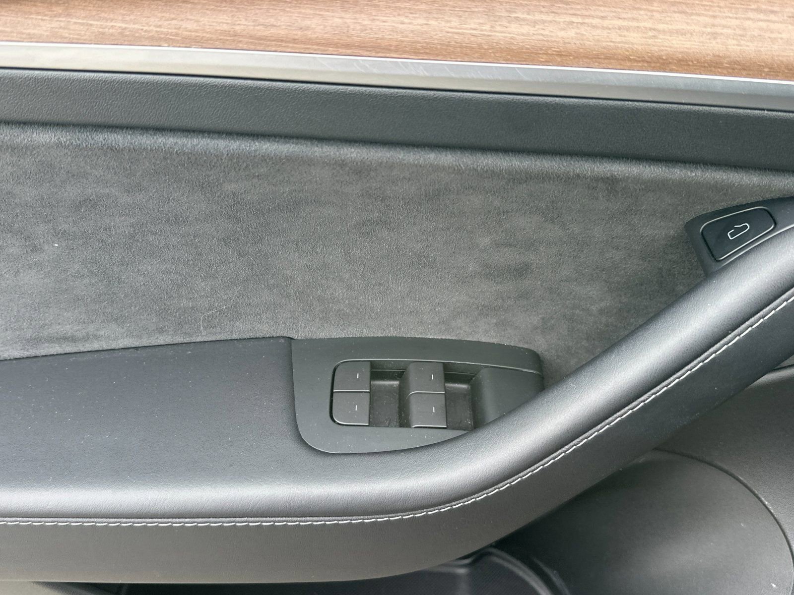 Used 2023 Tesla Model 3 Standard Range image 11