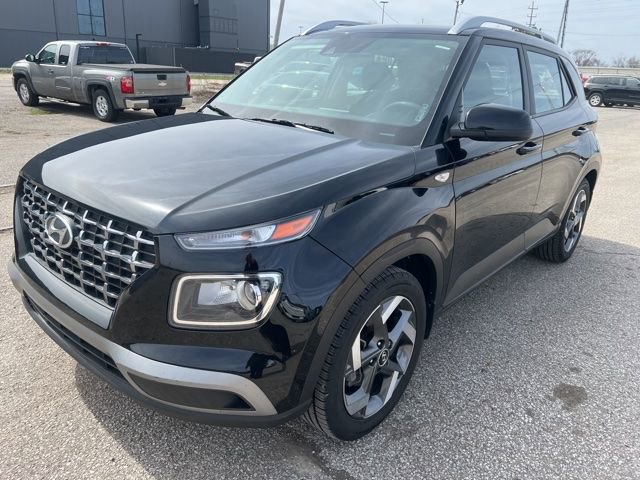 Used 2021 Hyundai Venue SEL image 1