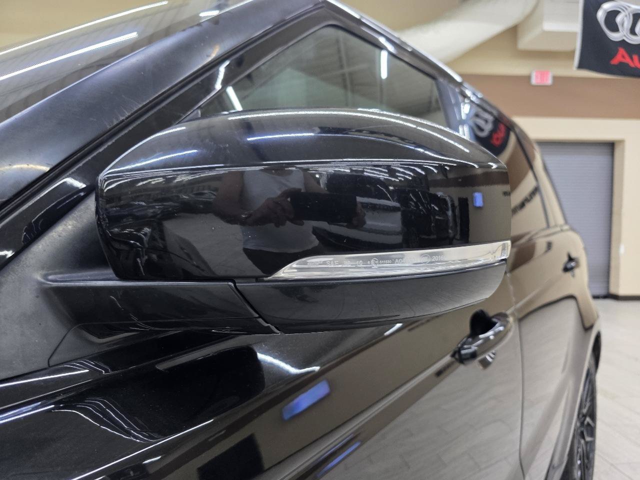 Used 2017 Land Rover Range Rover Sport SE AWD/4WD image 11