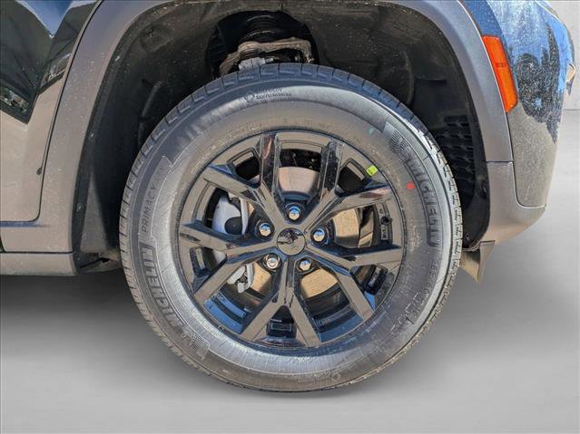 New 2026 Jeep Grand Cherokee Altitude image 17