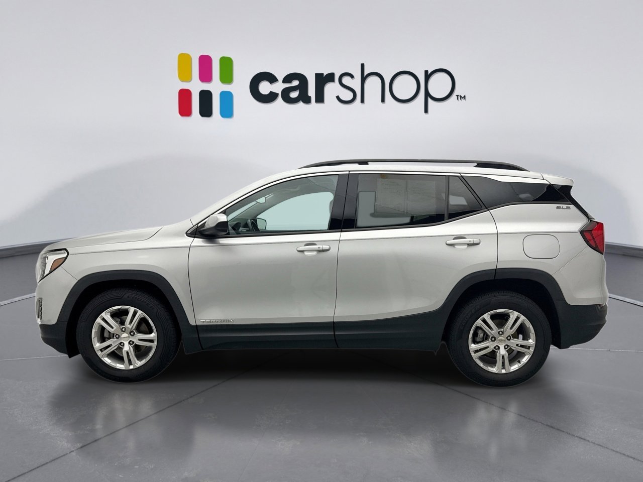 Used 2020 GMC Terrain SLE w/ Driver Convenience Package image 2