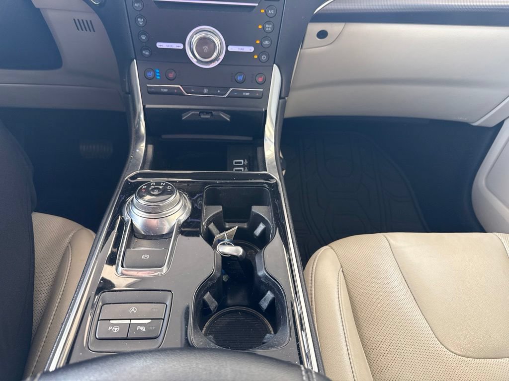 Used 2019 Ford Edge Titanium w/ Equipment Group 301A AWD/4WD image 25