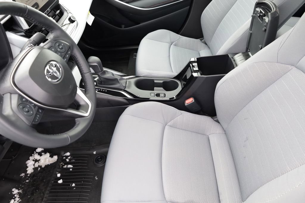 Certified 2025 Toyota Corolla SE w/ SE Premium Package image 38