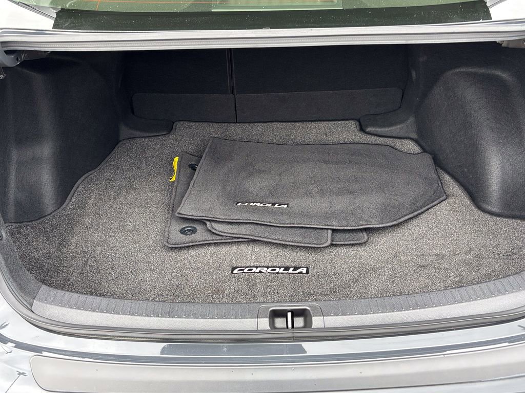 Used 2023 Toyota Corolla LE w/ Carpet Mat Package (TMS) image 39