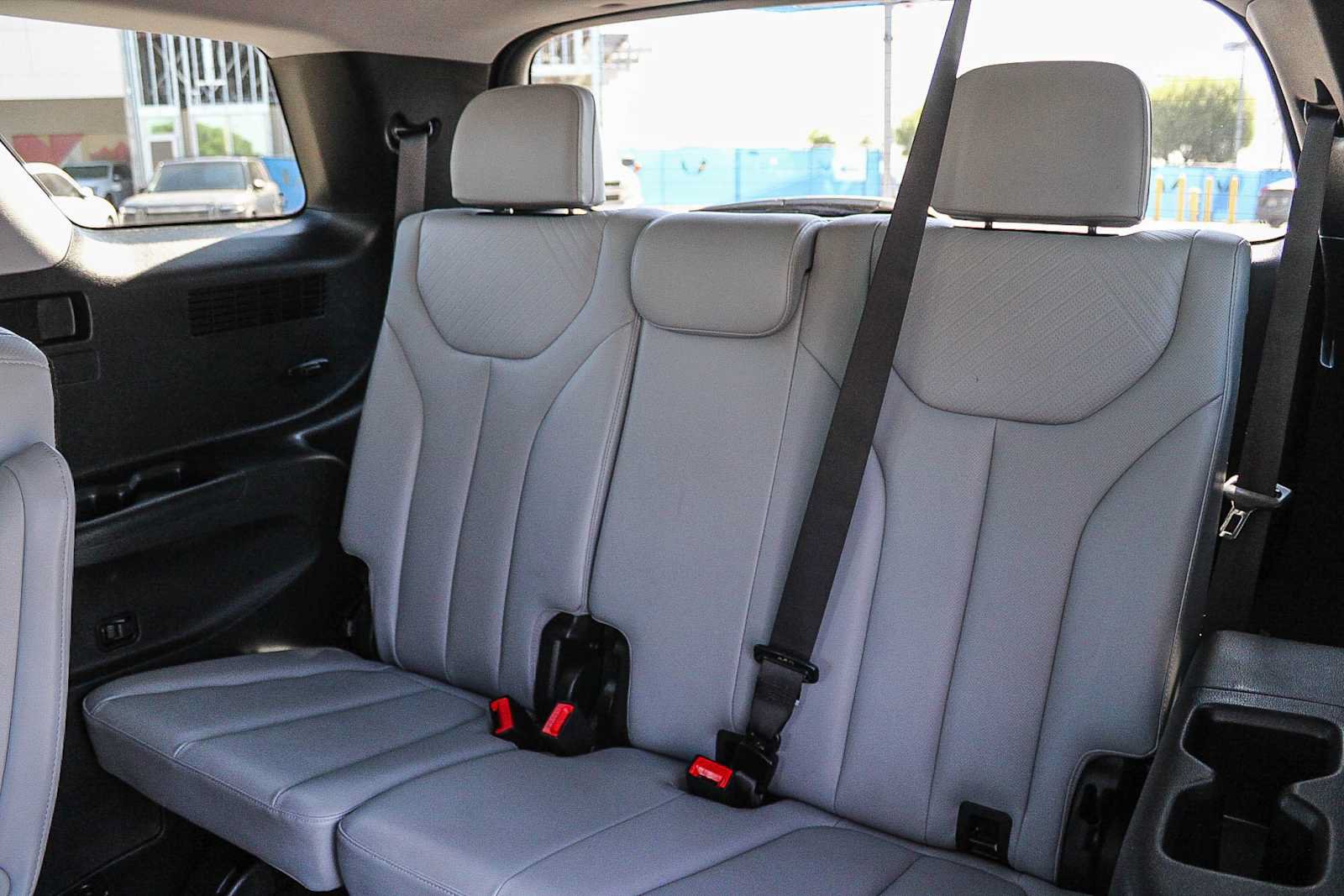 Used 2025 Hyundai Palisade SEL FWD image 19