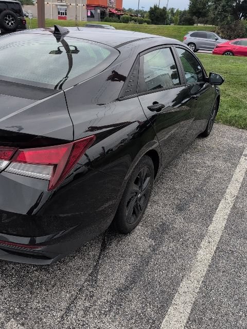 Used 2022 Hyundai Elantra SEL w/ Cargo Package FWD image 6