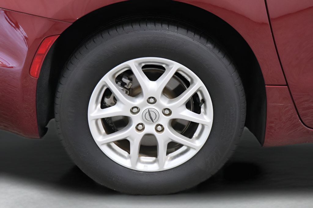 Used 2023 Chrysler Pacifica Touring-L FWD image 34