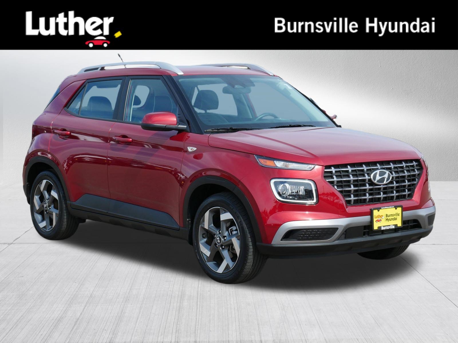 Used 2024 Hyundai Venue Limited FWD image 1