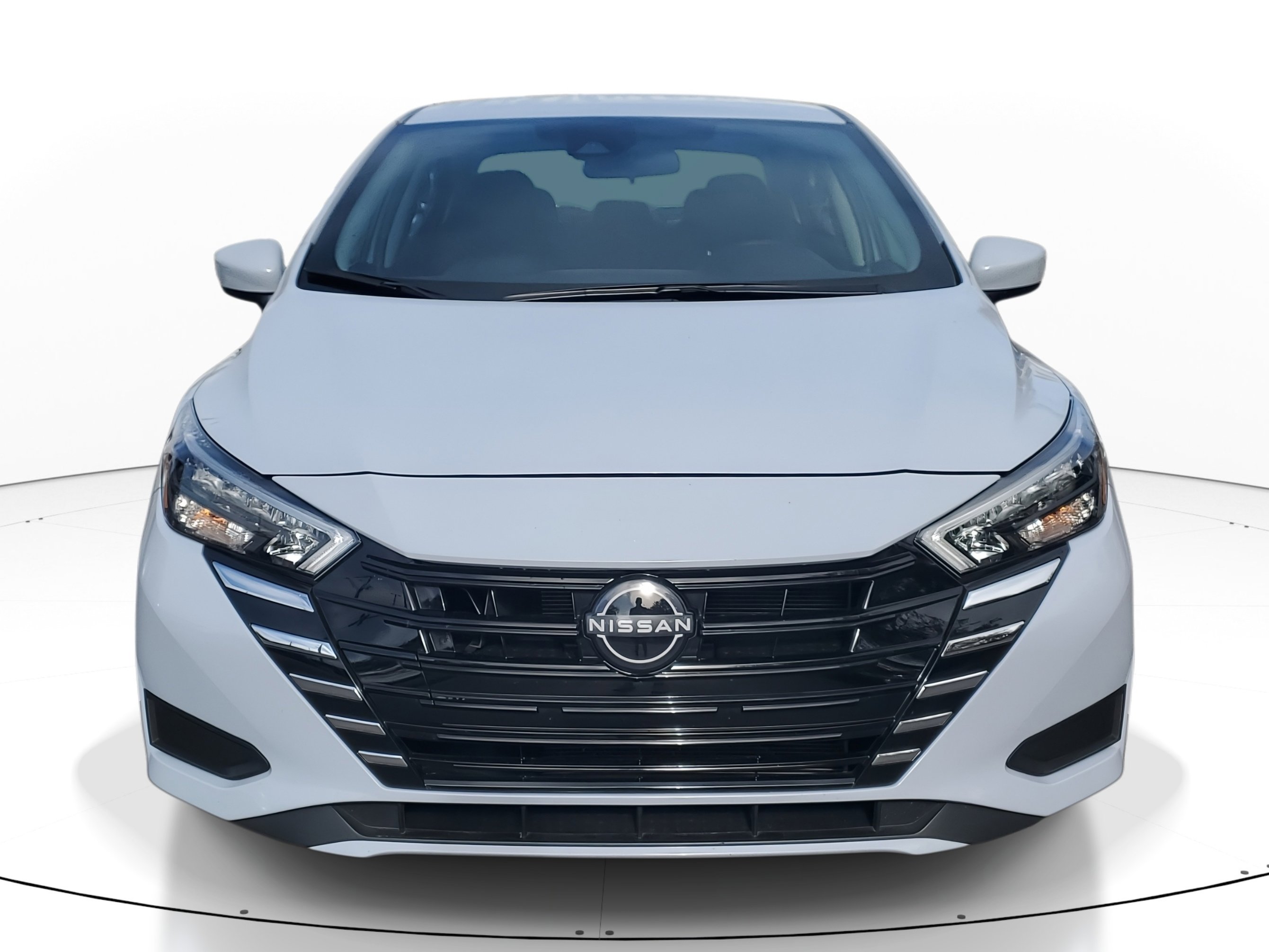 Certified 2025 Nissan Versa SV image 1