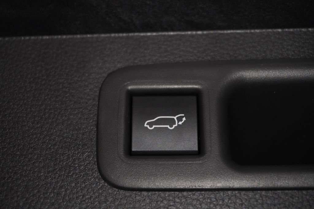 New 2026 Toyota Highlander Platinum image 8