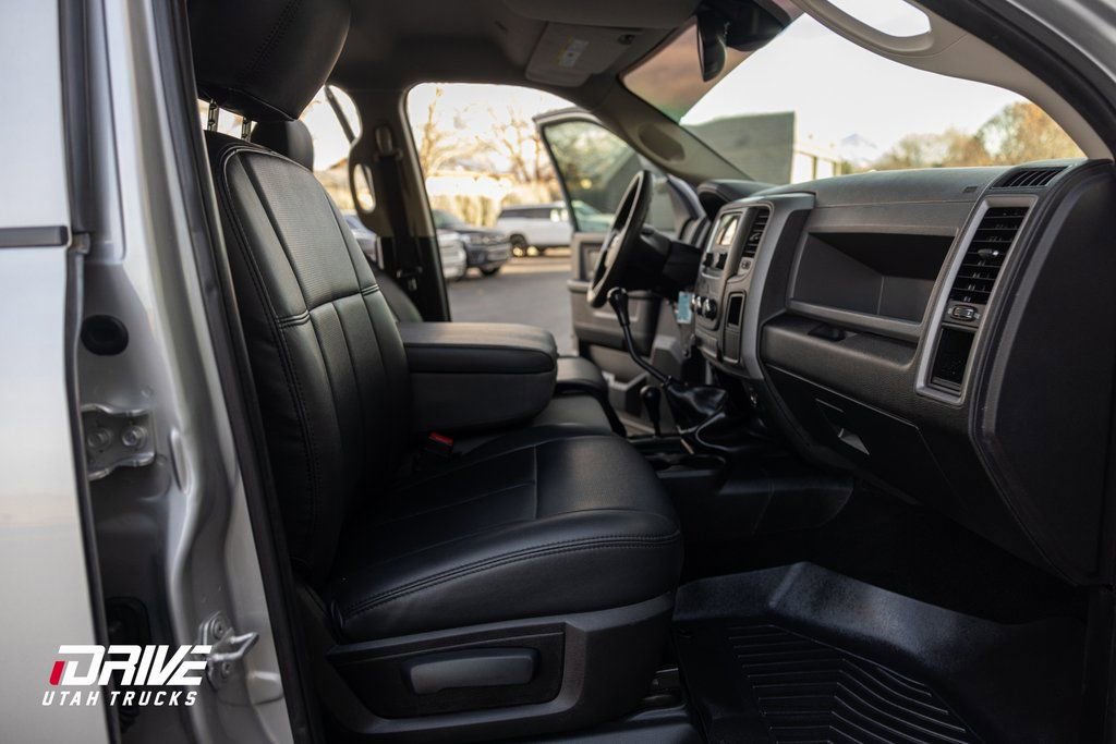 Used 2017 RAM 3500 Tradesman w/ Chrome Appearance Group image 15