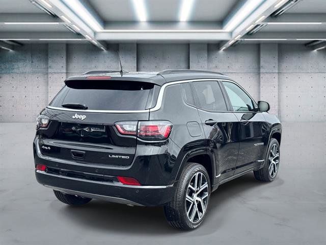 Used 2024 Jeep Compass Limited w/ Elite Group AWD/4WD image 4