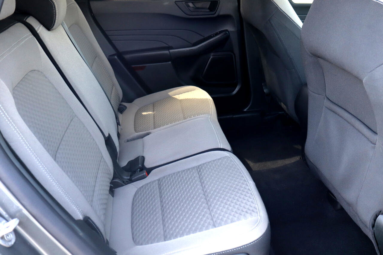 Used 2022 Ford Escape SE image 15