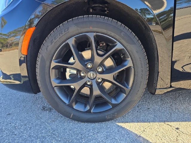 New 2026 Chrysler Pacifica Select w/ S Appearance Package FWD image 28