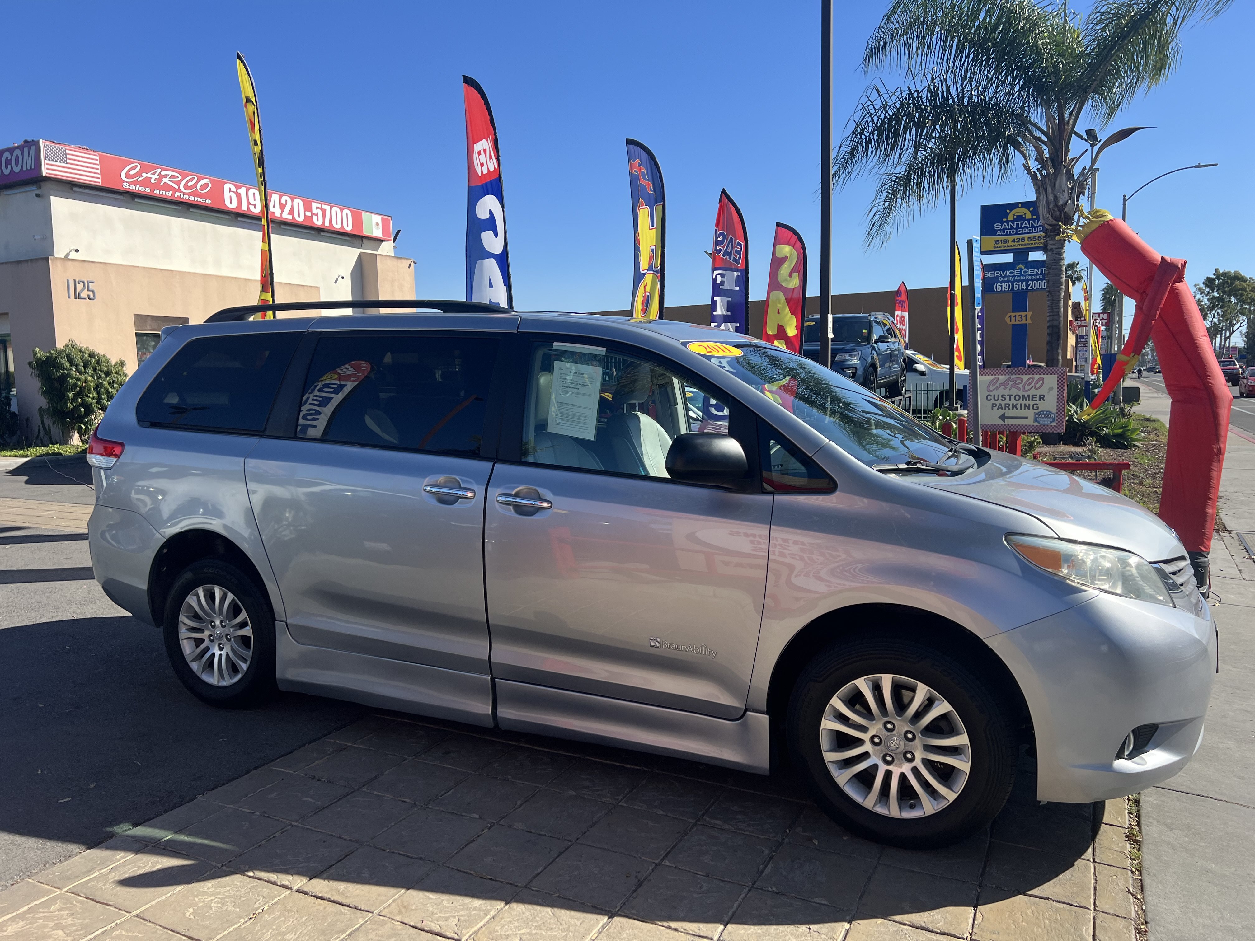 Used 2011 Toyota Sienna XLE FWD image 23
