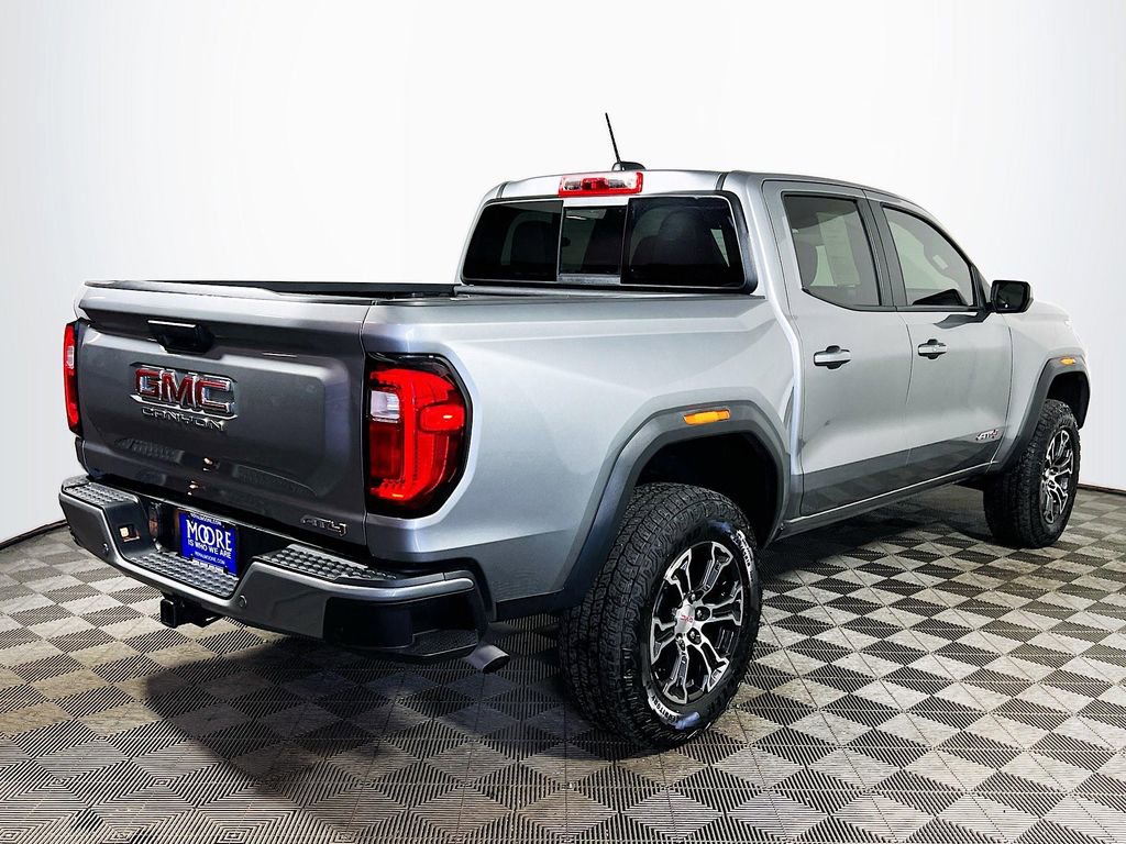 Used 2025 GMC Canyon AT4 image 7
