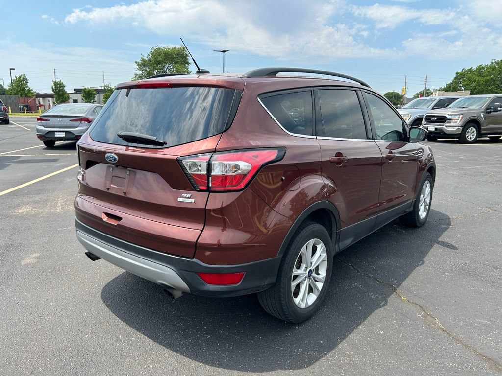 Used 2018 Ford Escape SE FWD image 9