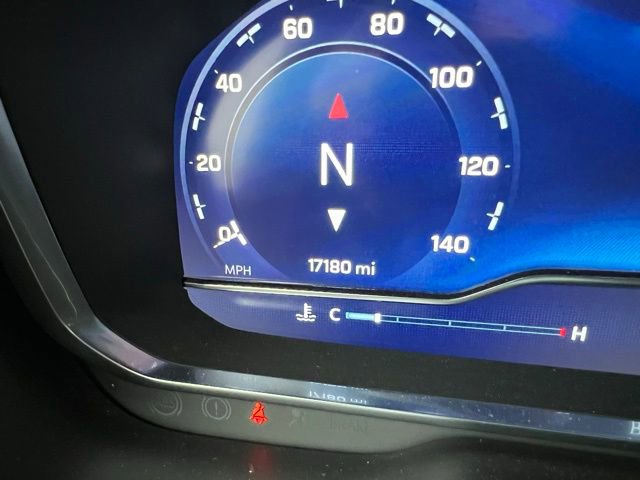 Used 2024 Chevrolet Suburban High Country image 26