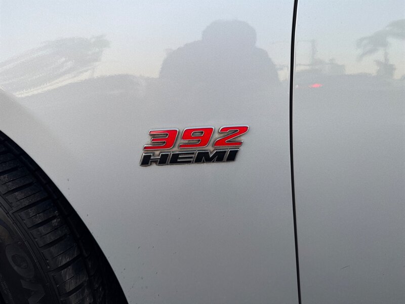 Used 2019 Dodge Charger Scat Pack w/ Dynamics Package RWD image 7