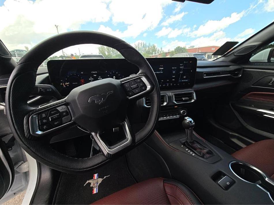 Used 2025 Ford Mustang GT Premium RWD image 13