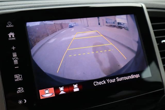 Used 2017 Honda Pilot Touring image 9